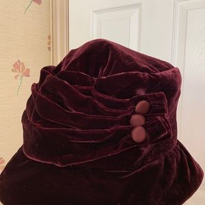 COPY - Velvet stylish hat